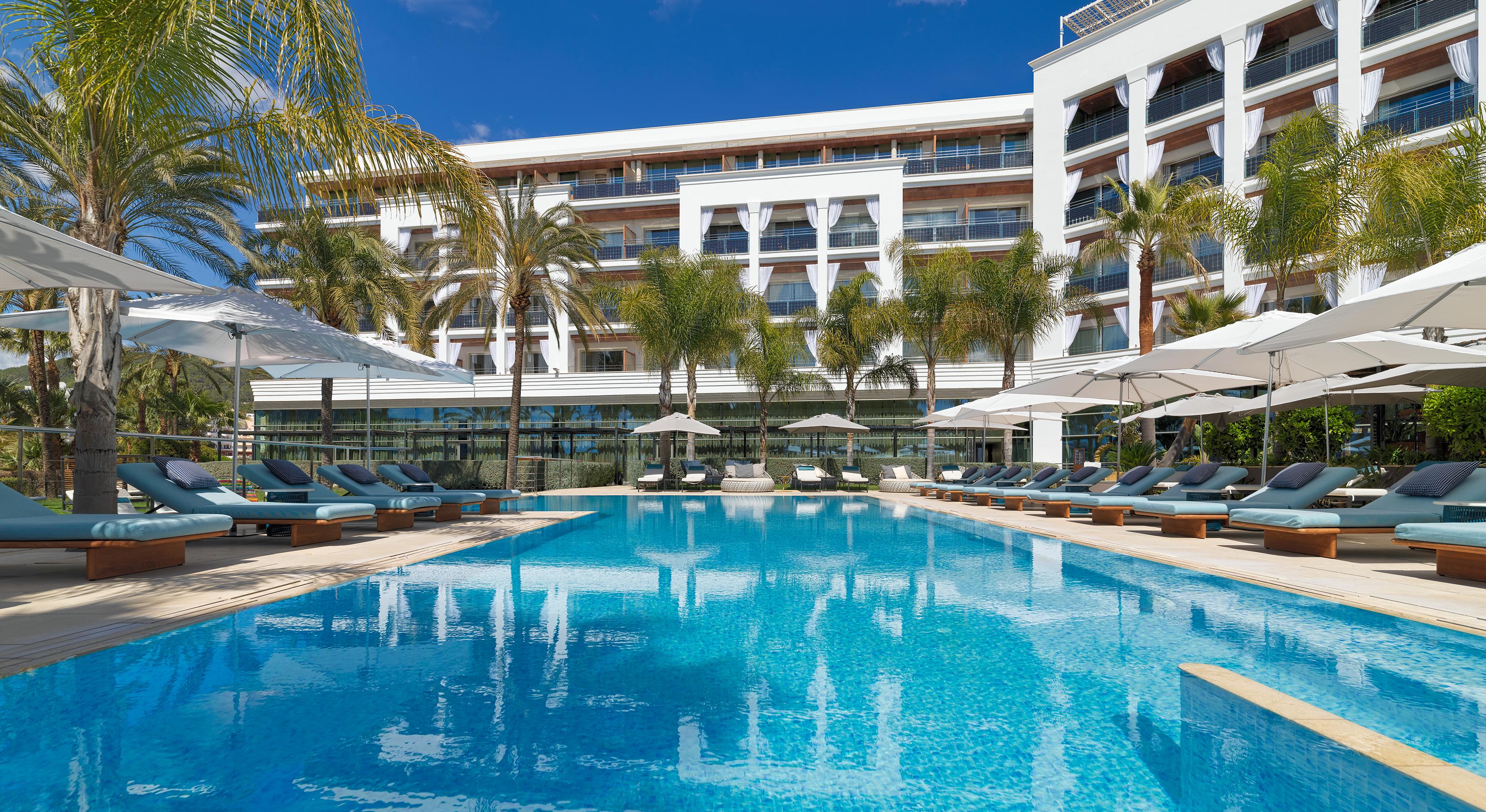 Aguas De Ibiza Grand Luxe Hotel - Small Luxury Hotel Of The World サンタ・エウラリア・デス・リウ エクステリア 写真